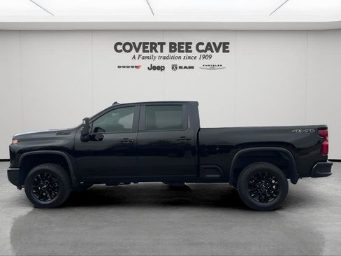 Used 2025 Chevrolet Silverado 2500 Custom w/ Custom Value Package image 5