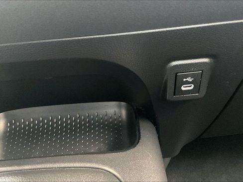 Used 2023 Toyota Corolla SE w/ SE Package image 14