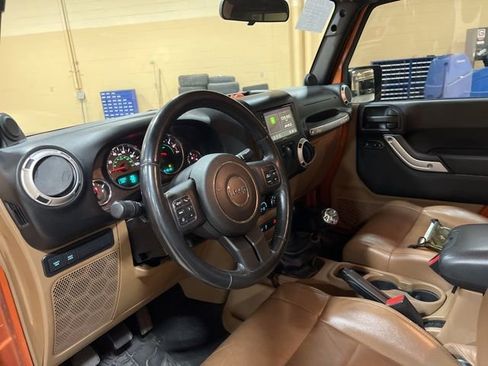 Used 2011 Jeep Wrangler Rubicon w/ Dual Top Group image 23