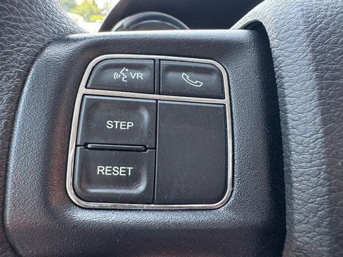 Used 2019 Dodge Grand Caravan SE w/ UConnect Hands-Free Group FWD image 18