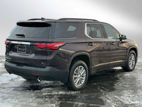 Used 2022 Chevrolet Traverse LT image 3