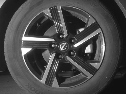 Used 2025 Nissan Sentra SV FWD image 13