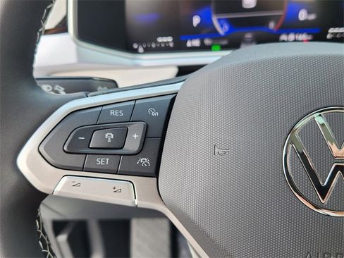 New 2025 Volkswagen Taos SE image 11