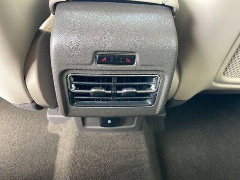 Used 2022 Lincoln Corsair Standard w/ Equipment Group 101A image 32