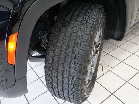 Used 2023 Jeep Grand Cherokee Trailhawk AWD/4WD image 59