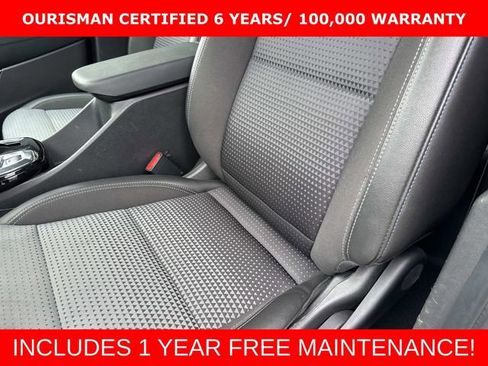Certified 2025 Chevrolet Trax LT w/ LT Convenience Package FWD image 21