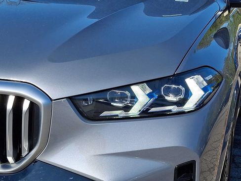 Certified 2024 BMW X5 xDrive40i w/ M Sport Package AWD/4WD image 9