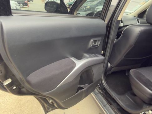 Used 2013 Mitsubishi Outlander SE image 37