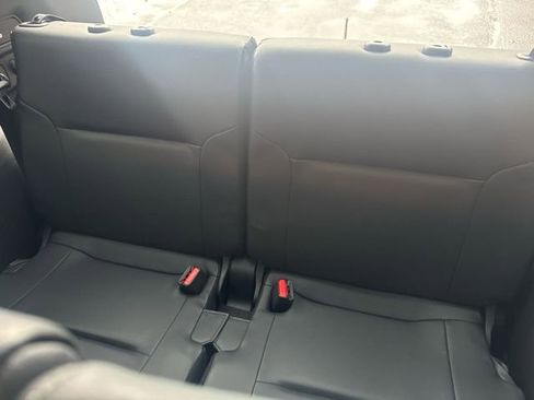 Used 2024 Mitsubishi Outlander SE image 30