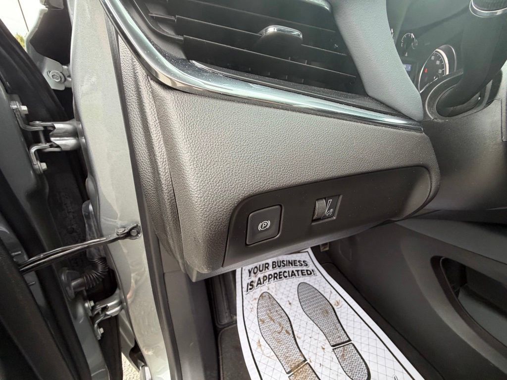 Used 2024 Buick Enclave Essence AWD/4WD image 18