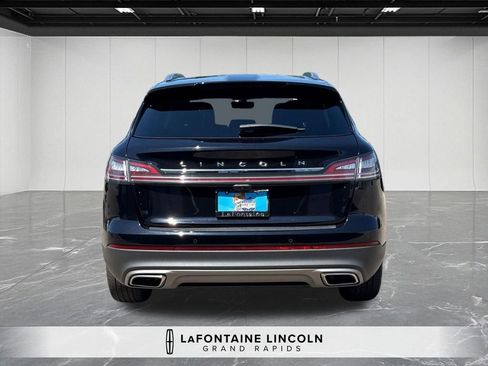 Certified 2022 Lincoln Nautilus Reserve AWD/4WD image 4
