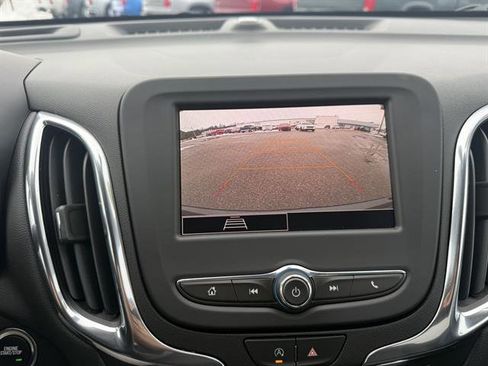 Used 2023 Chevrolet Equinox LT image 44