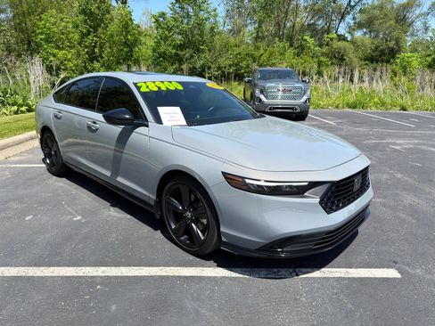 Used 2024 Honda Accord Sport image 8