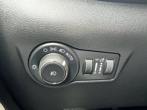 Used 2025 Jeep Compass Limited AWD/4WD image 33