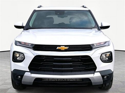 Used 2023 Chevrolet TrailBlazer LT image 2
