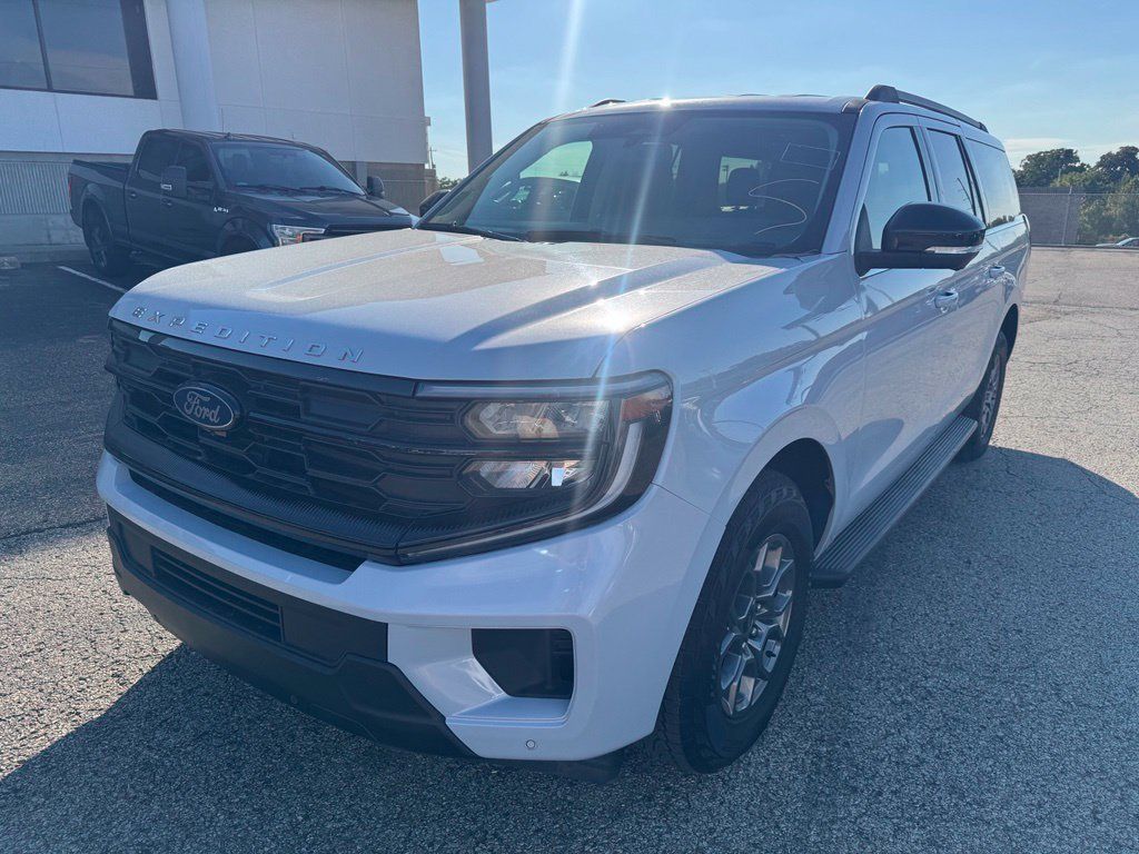 Used 2026 Ford Expedition Max Active AWD/4WD image 3