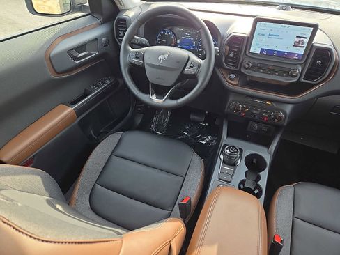 Used 2024 Ford Bronco Sport Outer Banks w/ Tech Package image 15