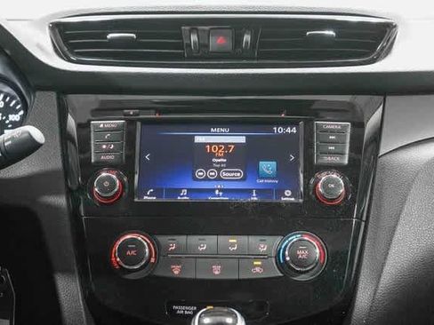 Used 2021 Nissan Rogue Sport S image 14