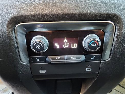 Certified 2024 Chevrolet Suburban High Country image 21