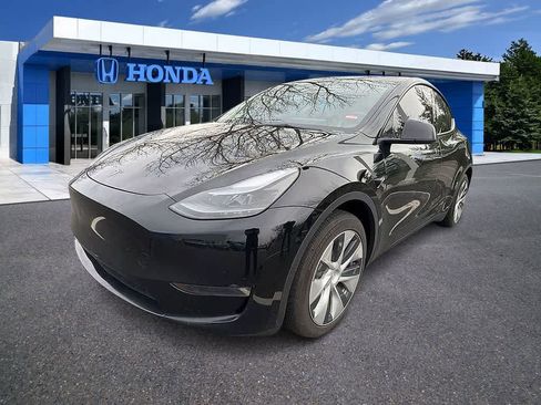 Used 2023 Tesla Model Y Long Range image 1