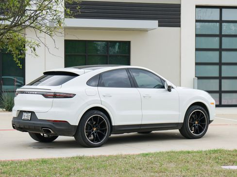 Used 2020 Porsche Cayenne image 12