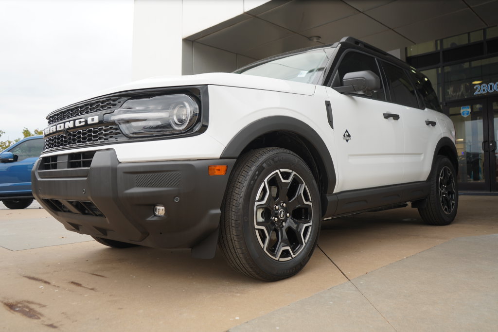 New 2026 Ford Bronco Sport Outer Banks w/ Outer Banks Tech Package+ AWD/4WD image 5