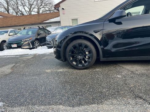 Used 2021 Tesla Model Y Long Range image 29