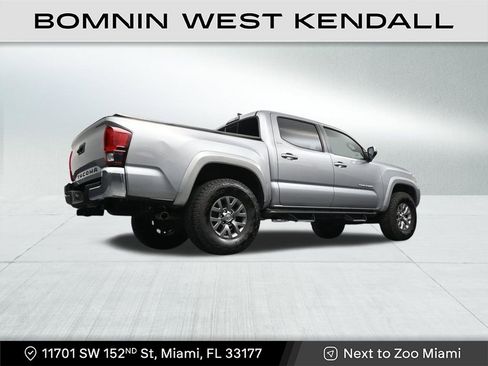 Used 2019 Toyota Tacoma SR5 w/ SR5 Appearance Package (SM) image 25