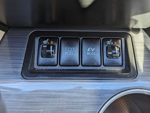 Used 2013 Toyota Camry XLE image 25