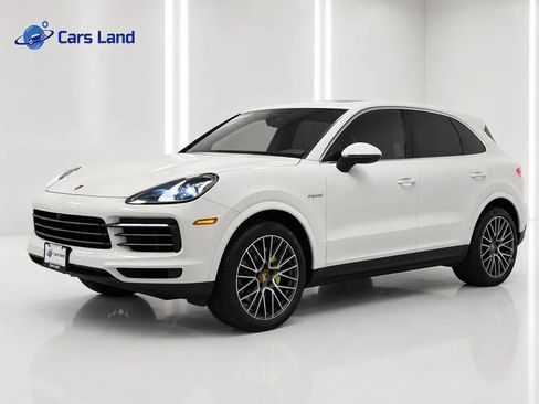 Used 2022 Porsche Cayenne E-Hybrid w/ Premium Package AWD/4WD image 4