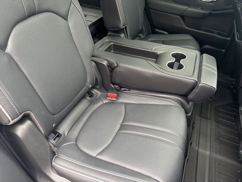 Used 2025 Honda Pilot Elite image 37