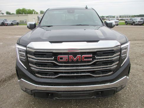 New 2026 GMC Sierra 1500 SLT w/ SLT Convenience Package AWD/4WD image 11