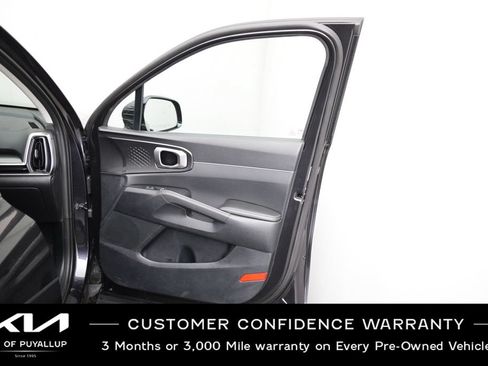 Certified 2025 Kia Sorento EX w/ Panoramic Sunroof Package AWD/4WD image 15