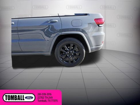 Used 2022 Jeep Grand Cherokee Laredo X RWD image 29