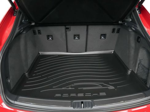 New 2026 Porsche Macan GTS image 13