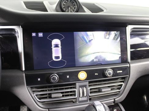 Used 2022 Porsche Macan AWD/4WD image 26