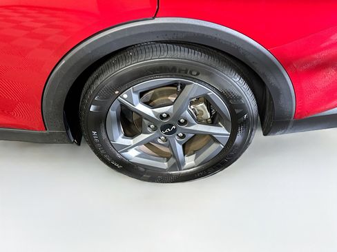 Used 2025 Kia K4 LXS image 11