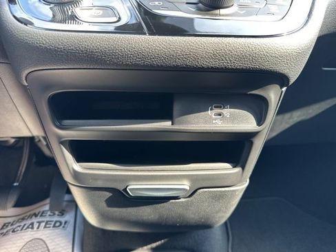 New 2026 Chrysler Pacifica Select image 19