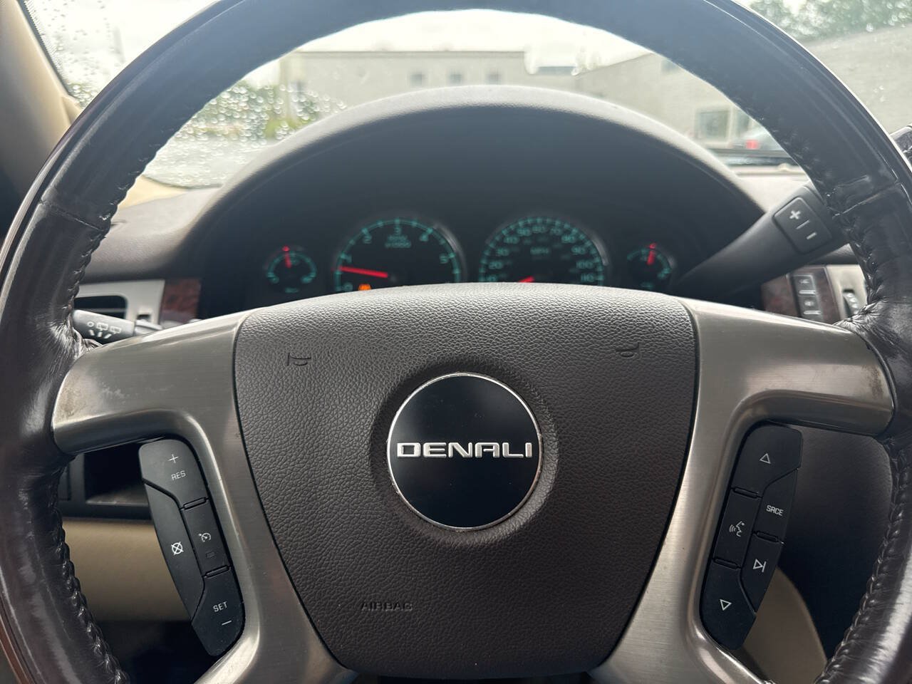 Used 2008 GMC Yukon XL Denali AWD/4WD image 8