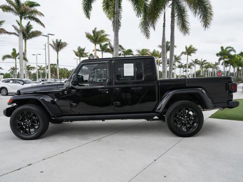 Used 2024 Jeep Gladiator Sport AWD/4WD image 22