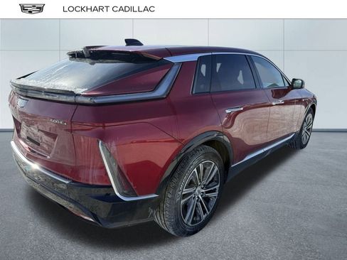 Certified 2024 Cadillac Lyriq Luxury image 3