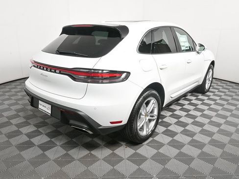 Certified 2025 Porsche Macan image 28