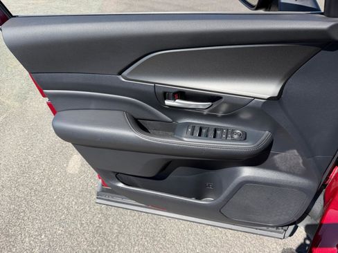 Certified 2024 Toyota Grand Highlander XLE image 22