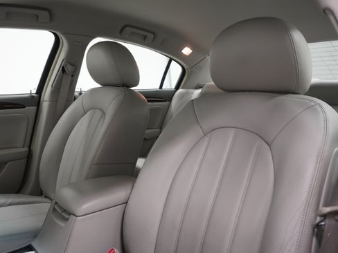 Used 2011 Buick Lucerne CXL w/ Driver Confidence Package FWD image 11