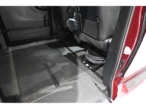 Used 2019 Dodge Grand Caravan SE FWD image 19
