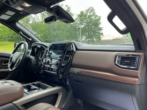 Used 2024 Nissan Titan Platinum Reserve w/ Moonroof Package AWD/4WD image 20