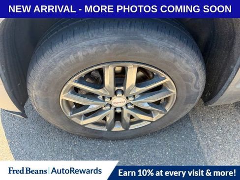 Used 2017 GMC Acadia SLT FWD image 4
