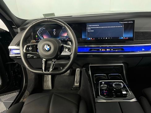 Used 2025 BMW 740i RWD image 13