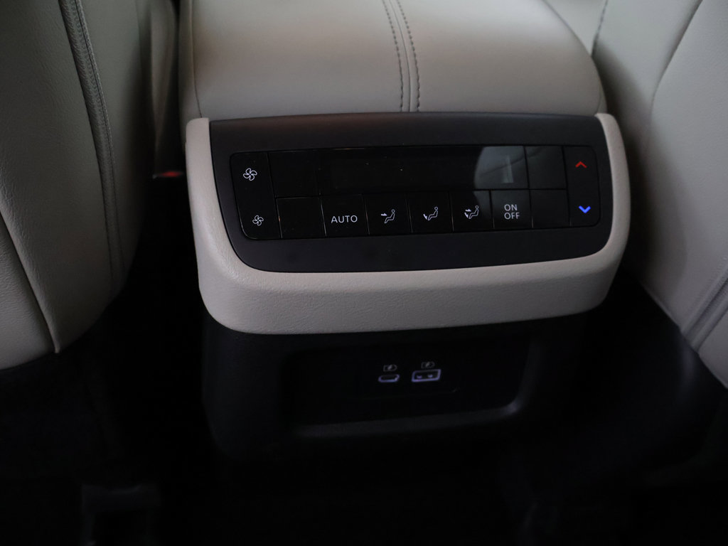 Used 2023 Nissan Pathfinder SL AWD/4WD image 48