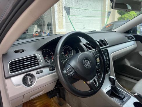 Used 2013 Volkswagen Passat 2.5 SE FWD image 11